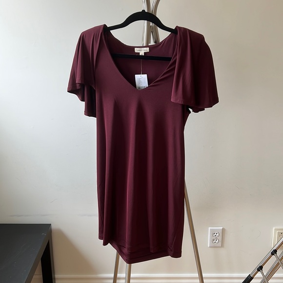 BRAND NEW WITH TAGS silence+noise burgundy shoulder pad flutter sleeve dress S - Picture 1 of 4